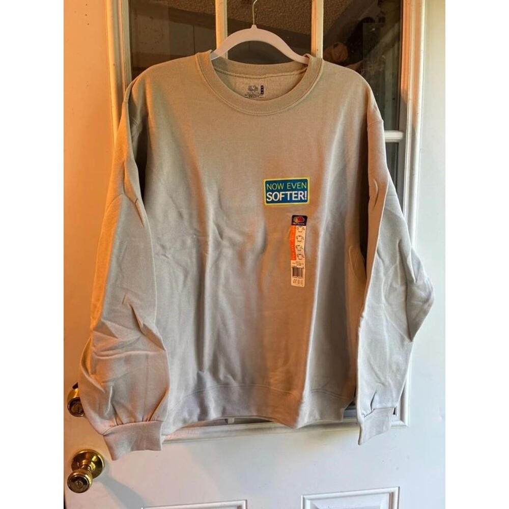 NWT sweatshirt (M)